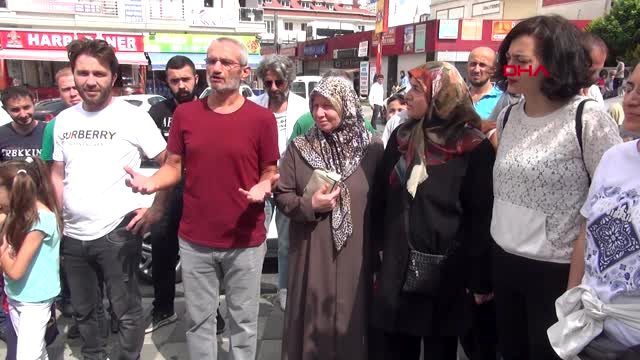 Fabrikadan çıkan gaz mahalle sakinlerini sokağa döktü
