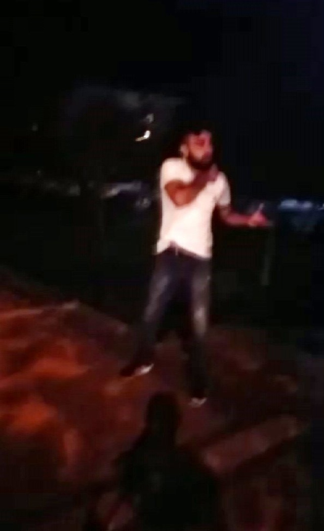 Alkollü şahıs önce polisi darp etti, ardından kendisini kesti