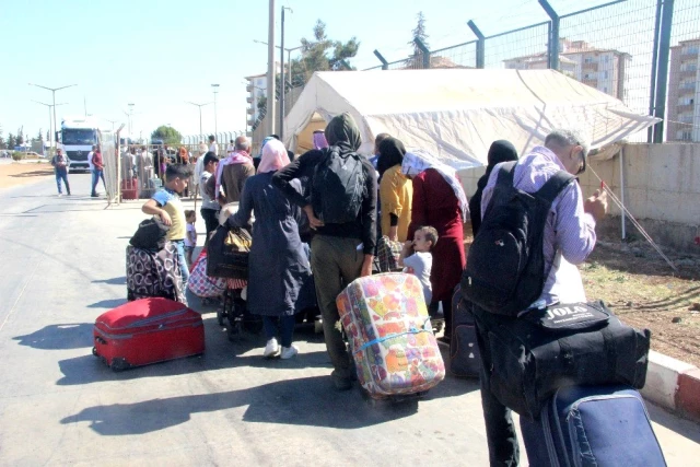 Bayramı ülkelerinde geçiren 37 bin Suriyeli Türkiye'ye döndü