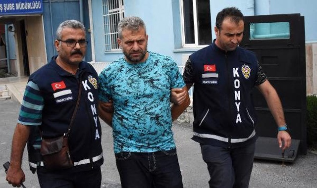 Eşini 46 yerinden bıçaklayan cani koca, can çekişmesini izlemiş