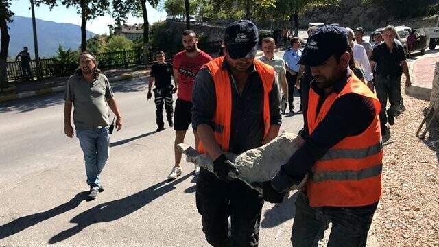 Polis ekipleri, vatandaşın fark ettiği kaya parçasının başında 3 gün nöbet tuttu