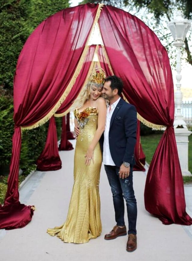 Şarkıcı Aylin Coşkun, dini nikah sırasında nişanlısından 10 külçe altın istedi