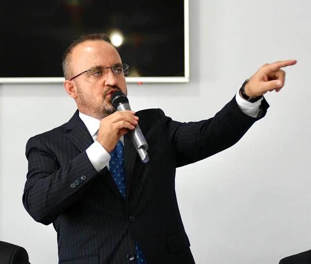 AK Partili Turan'dan Arınç'a