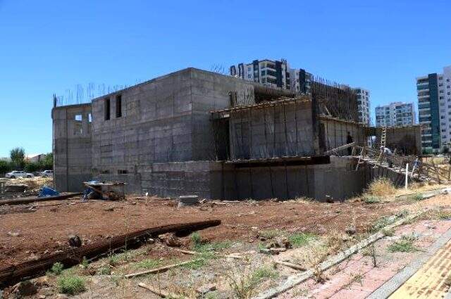 Diyarbakır Büyükşehir Belediyesi cami inşaatlarını kaçak yapı durumuna düşürmüştü, kayyum düzeltti Diyarbakır Büyükşehir Belediyesi'nin cami yapımını durduran imar planı değişikliği iptal edildi