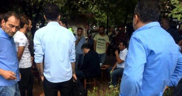 Kadınların etek altı fotoğrafını çekerken yakalandı Kadınların etek altı fotoğrafını çeken sapık, suçüstü yakalandı