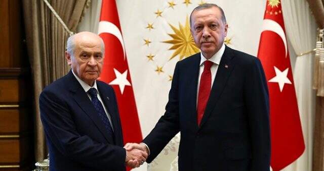 MHP lideri Bahçeli'den yeni parti çıkışı: Yeni arayış çabalarının ölü doğmaktan başka şansı olmayacaktır MHP lideri Bahçeli'den yeni parti çıkışı: Yeni arayış çabalarının ölü doğmaktan başka şansı olmayacaktır