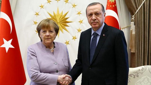 Cumhurbaşkanı Erdoğan, Almanya Başbakanı <a class='keyword-sd' href='/angela-merkel/' title='Angela Merkel'>Angela Merkel</a> ile telefonda görüştü