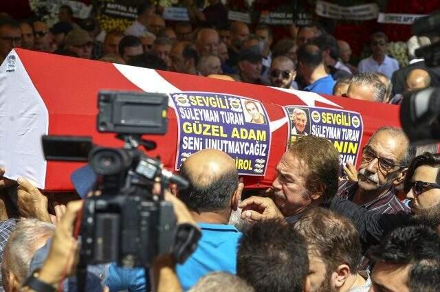 Süleyman Turan'ın tabutundaki pankart tepki çekti