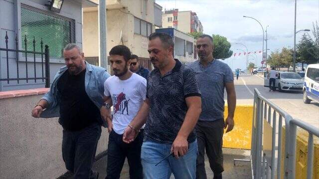 50 kez bıçaklanarak öldürülen kadının katili öz oğlu çıktı! Aynaya kanla yazı yazmış