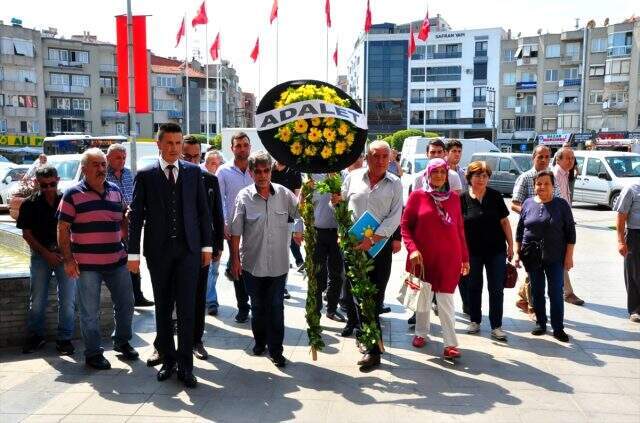 İYİ Parti, 'İttifak hukukuna uygun davranmadınız' deyip CHP'ye siyah çelenk bıraktı İYİ Parti ilçe teşkilatı,