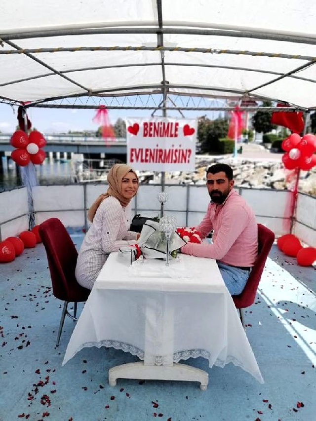 Nişanlısının sürpriz evlilik teklifi yaptığı Meltem, dönüşte kalp krizinden öldü