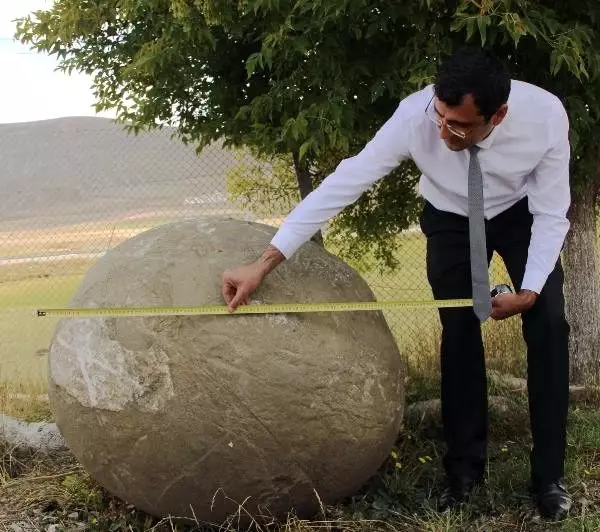 Erzurum'da Moğolların en etkili silahı olan mancınık güllesi bulundu