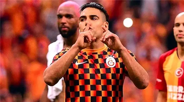 Falcao'dan maç sonu üçlüsü