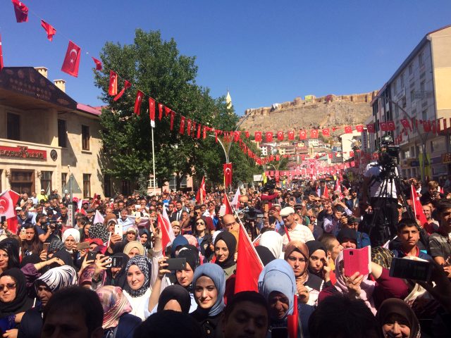 MHP lideri Bahçeli'den İmamoğlu çıkışı: Kırık sandalyeliler nereye varmak istemektedir?