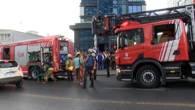 Bayrampaşa'da 12 katlı otelde yangın! 200 kişi tahliye edildi