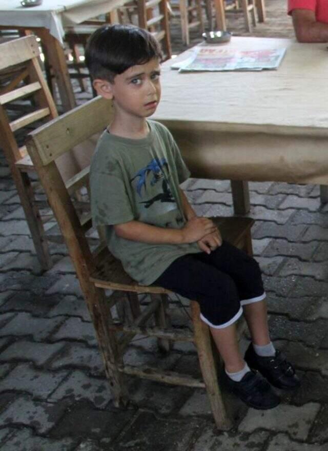 Küçük Osman'ın babasının öldürülmesinin ardından objektife yansıyan fotoğrafı yürekleri yakmıştı.