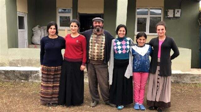 7 kız babası, çobanlık yaparak çocuklarını okutuyor 7 kız babası, çobanlık yaparak çocuklarını okutuyor
