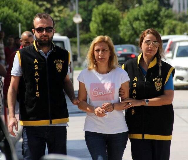 Kocasını sevgilisine bıçaklattı; cesedini yaktı, 13 yıl maaşını yedi
