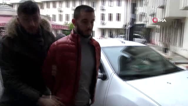 Annesini korumak için babasını öldüren gence meşru müdafaadan beraat