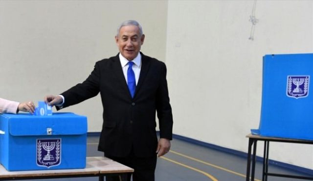 İsrail Başbakanı Netanyahu liderliğindeki sağ blok, koalisyonu kuracak çoğunluğu elde edemedi