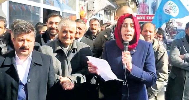 HDP'li Karayazı ilçe Belediye Başkanı Melike Göksu gözaltına alındı