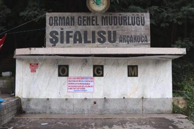 Vatandaşların şifalı diye su içtikleri çeşme, ekipler tarafından mühürlendi Vatandaşların şifalı diye su içtikleri çeşme, ekipler tarafından mühürlendi