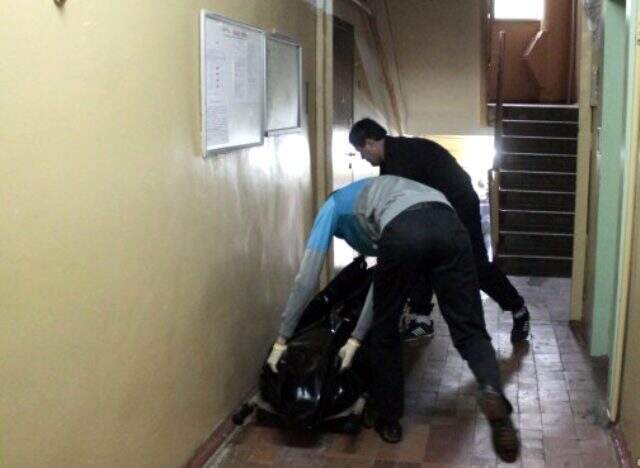 6 yaşındaki çocuk, 5 gün annesinin cesediyle yaşadı 6 yaşındaki çocuk, 5 gün annesinin cesediyle yaşadı