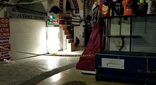 8 kişilik kefen ve bir kılıçla yakalanan adamın 155'e 2 bin çağrı yaptığı ortaya çıktı!
