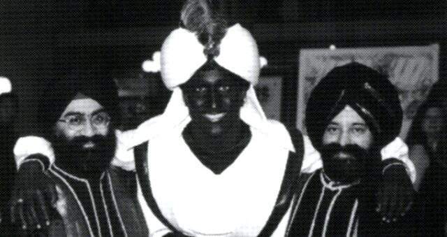 Kanada Başbakanı Trudeau, gençliğinde çektirdiği ırkçı fotoğraftan dolayı özür diledi Kanada Başbakanı Trudeau, gençliğinde çektirdiği ırkçı fotoğraftan dolayı özür diledi
