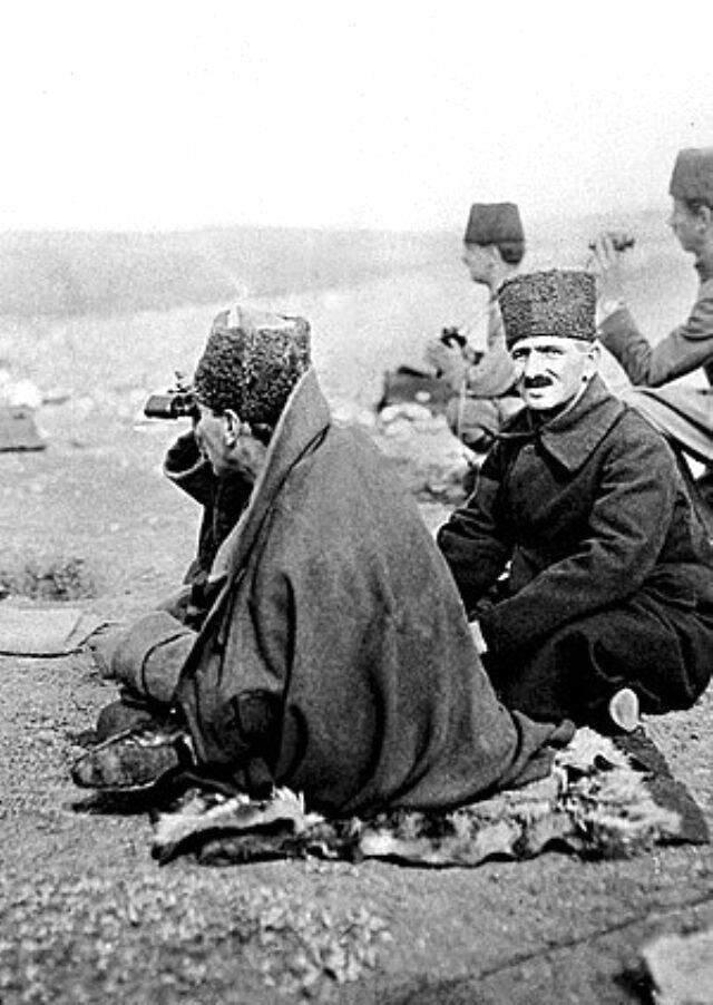 Tarihte bugün 19 <a class='keyword-sd' href='/eylul/' title='Eylül'>Eylül</a>: Atatürk'e Mareşallik rütbesi ile Gazilik unvanı verildi!