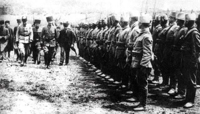 Tarihte bugün 19 Eylül: Atatürk'e Mareşallik rütbesi ile Gazilik unvanı verildi!