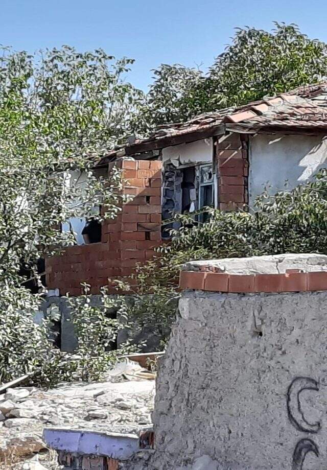 Tartıştığı eşini, çocuğunun gözleri önünde bıçaklayarak öldürdü Tartıştığı eşini, çocuğunun gözleri önünde bıçaklayarak öldürdü