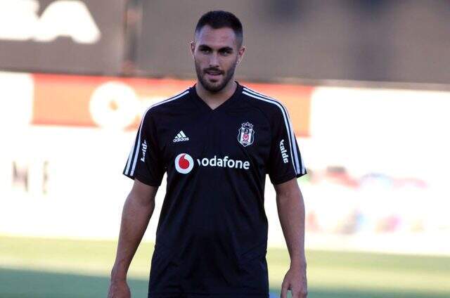 Beşiktaş'ta Victor Ruiz bugünkü idmana çıkmadı Beşiktaş'ta Victor Ruiz bugünkü idmana çıkmadı