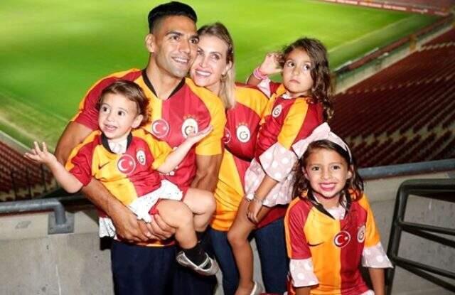 Falcao ve eşi Toran para basacak!