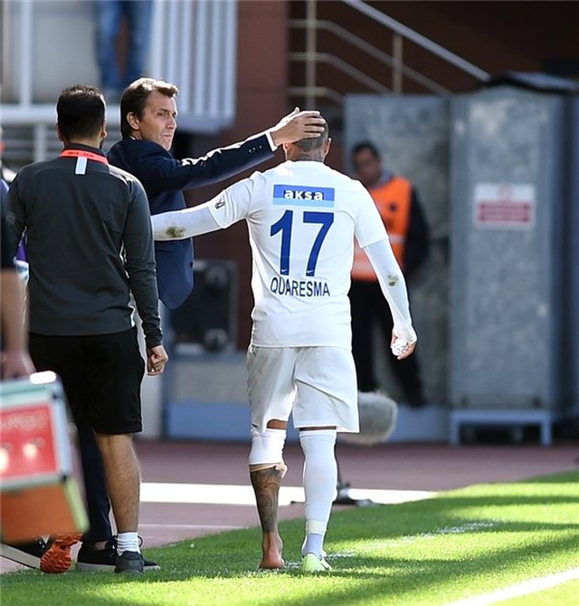 Kramponu vurdu ve çıktı! Quaresma...