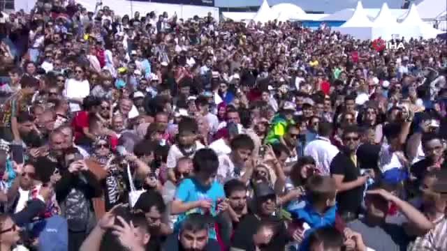 TEKNOFEST'in son gününde Solo Türk ve Türk Yıldızları'ndan nefes kesen gösteri