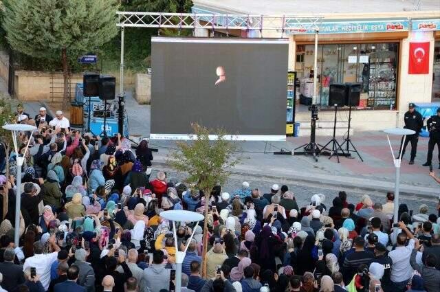 Siirt'te 'ışık hadisesi' için binlerce kişi toplandı