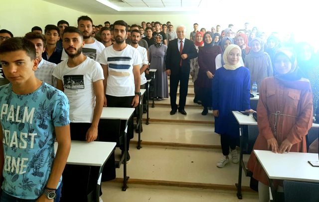 Gaziantep İslam, Bilim ve Teknoloji Üniversitesi'nde ilk dersi Kurucu Rektör Nihat Hatipoğlu verdi