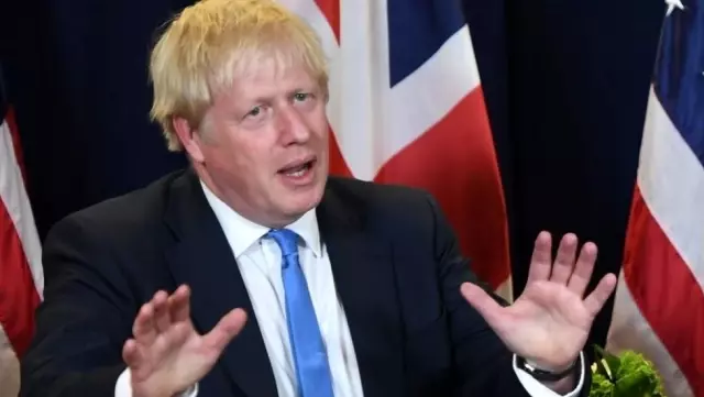 İngiltere'de Boris Johnson'ın hukuksuz biçimde askıya aldığı parlamento yeniden toplandı