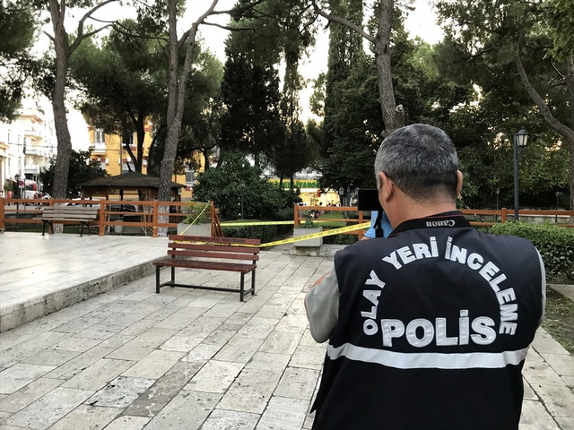 Kendisinden 50 kuruş isteyen tuvalet bekçisinin boğazını kesti