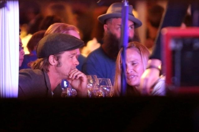 11 yıl evli kaldığı Angelina Jolie ile boşanan Brad Pitt, yeni sevgilisiyle görüntülendi