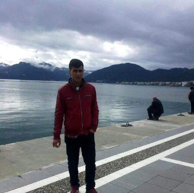 Adanalı genç, sosyal medyadan yaptığı canlı yayın sırasında intihar etti Adanalı genç, sosyal medyadan yaptığı canlı yayın sırasında intihar etti