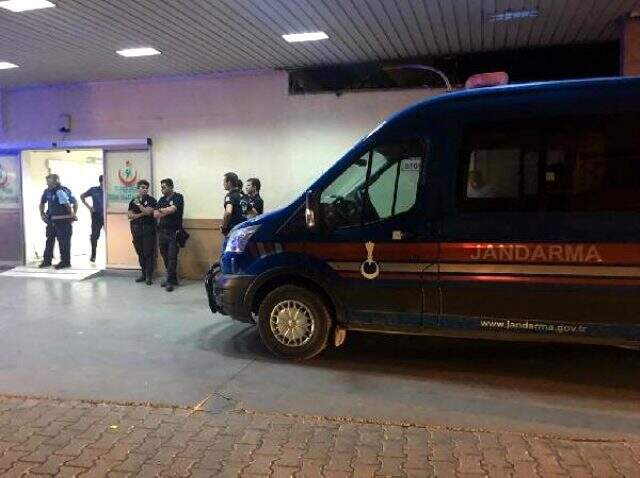 Adanalı genç, sosyal medyadan yaptığı canlı yayın sırasında intihar etti Adanalı genç, sosyal medyadan yaptığı canlı yayın sırasında intihar etti