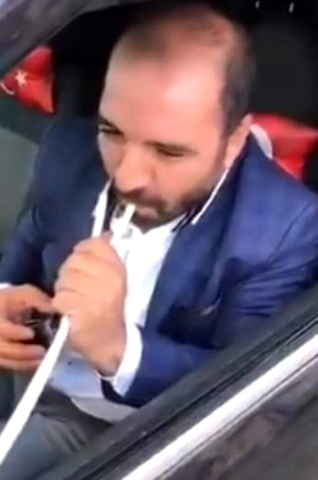 Arabada sigara yasağına vatandaştan ilginç çözüm