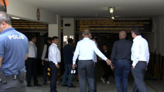İBB binasında hareketlilik! İmamoğlu'yla görüşmek isteyen kişi binanın arka bölümünden tırmanarak içeri girdi