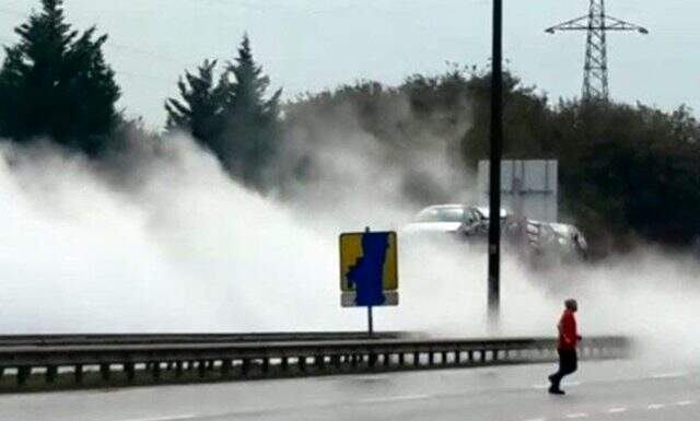 Oksijen deposundaki sızıntı vatandaşlara zor anlar yaşattı Oksijen deposundaki sızıntı vatandaşlara zor anlar yaşattı