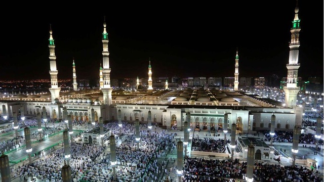 Suudi Arabistan kapılarını yabancı turistlere açıyor