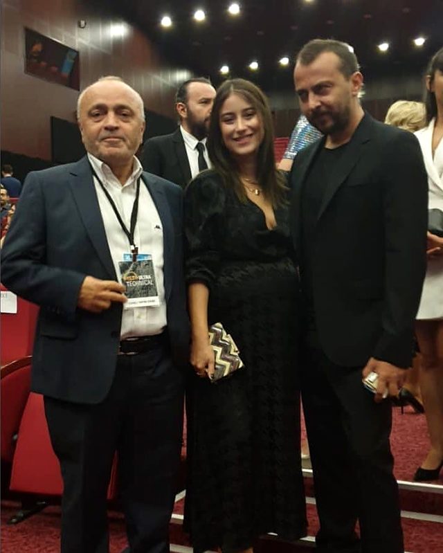 8 aylık hamile olan Hazal Kaya, Altın Koza Film Festivali'ne katıldı