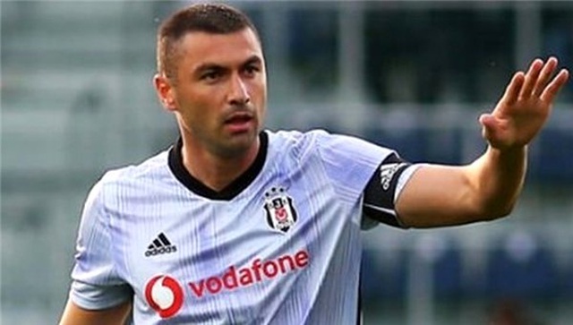 Trabzonspor - Beşiktaş maçında Burak Yılmaz'a şok tepki