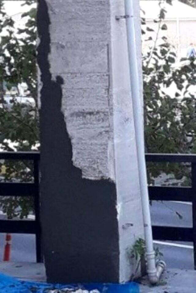 Çapa Tıp Fakültesi'ndeki çatlakları sıvayla kapattılar Çapa Tıp Fakültesi'ndeki çatlakları sıvayla kapattılar